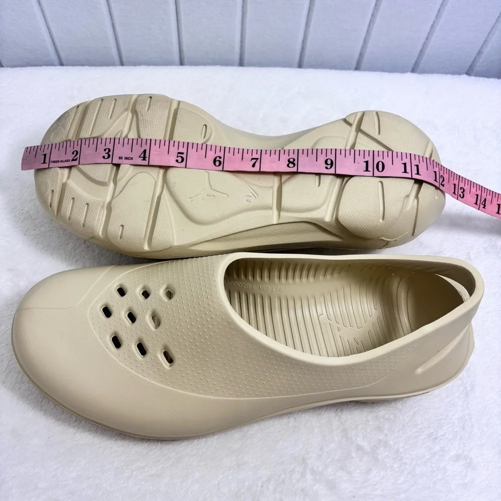 Jordan System.23 Team‎ Gold Men’s Slip On Shoes  Sandals  size 10